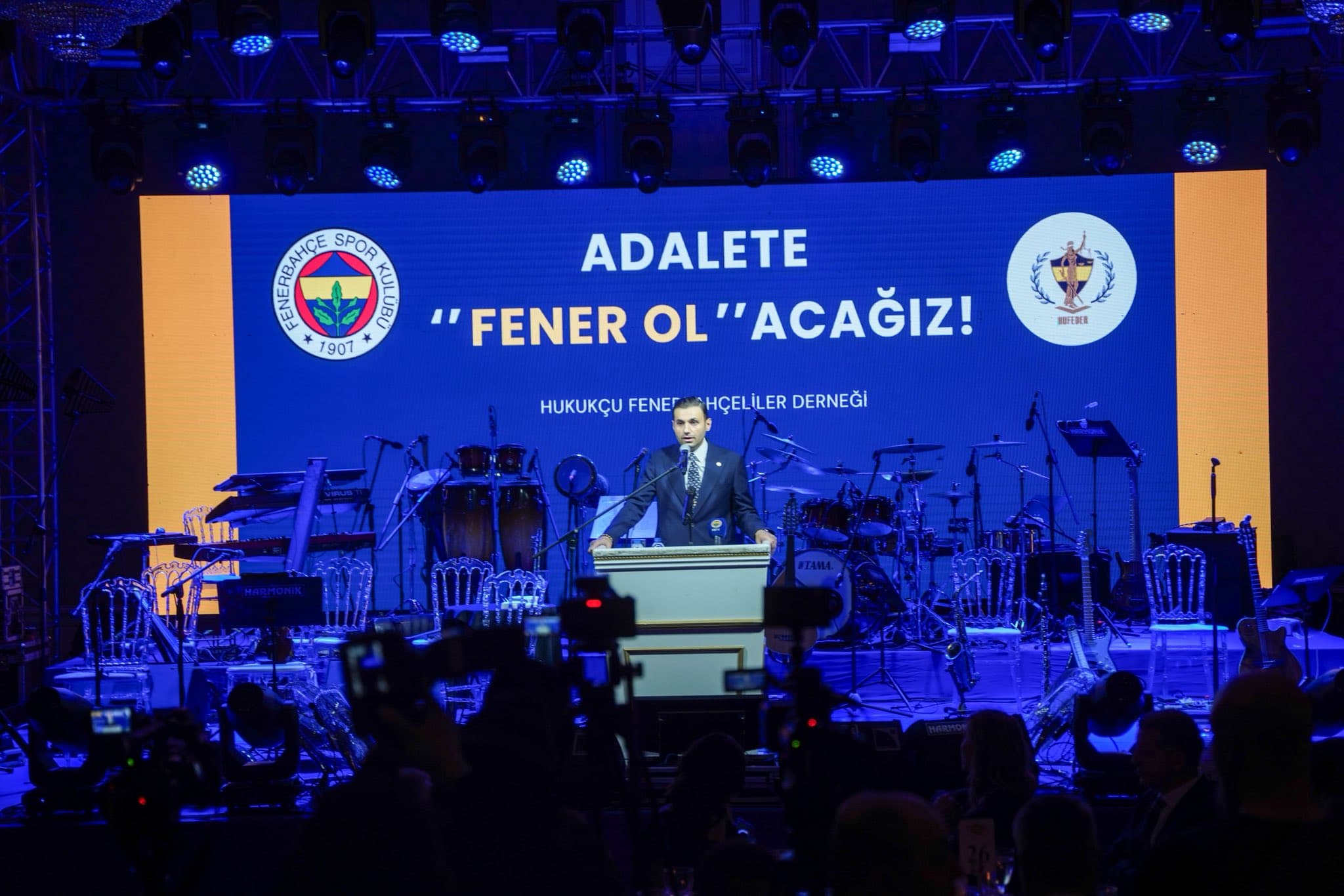 HUFEDER Başkanı ve Etkinlik Sahnesi